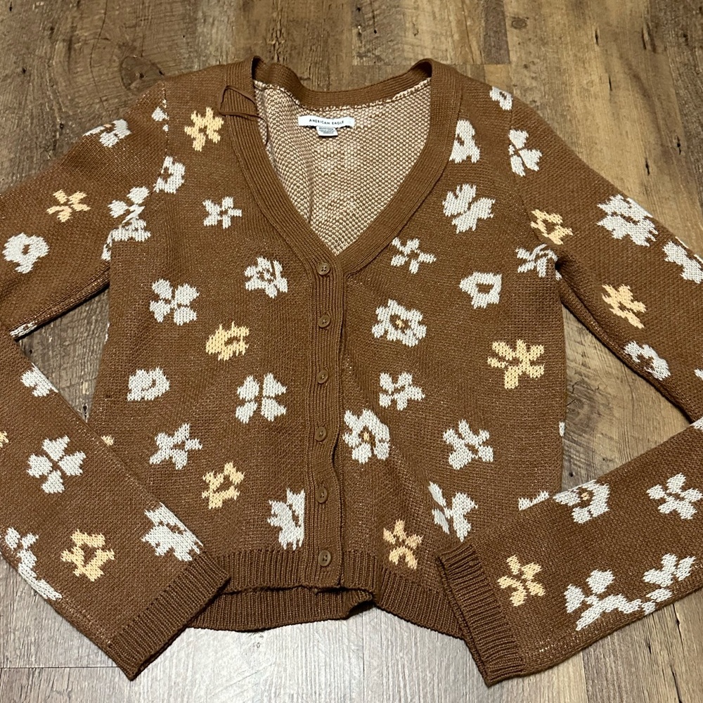 Cute floral AE top for spring!!